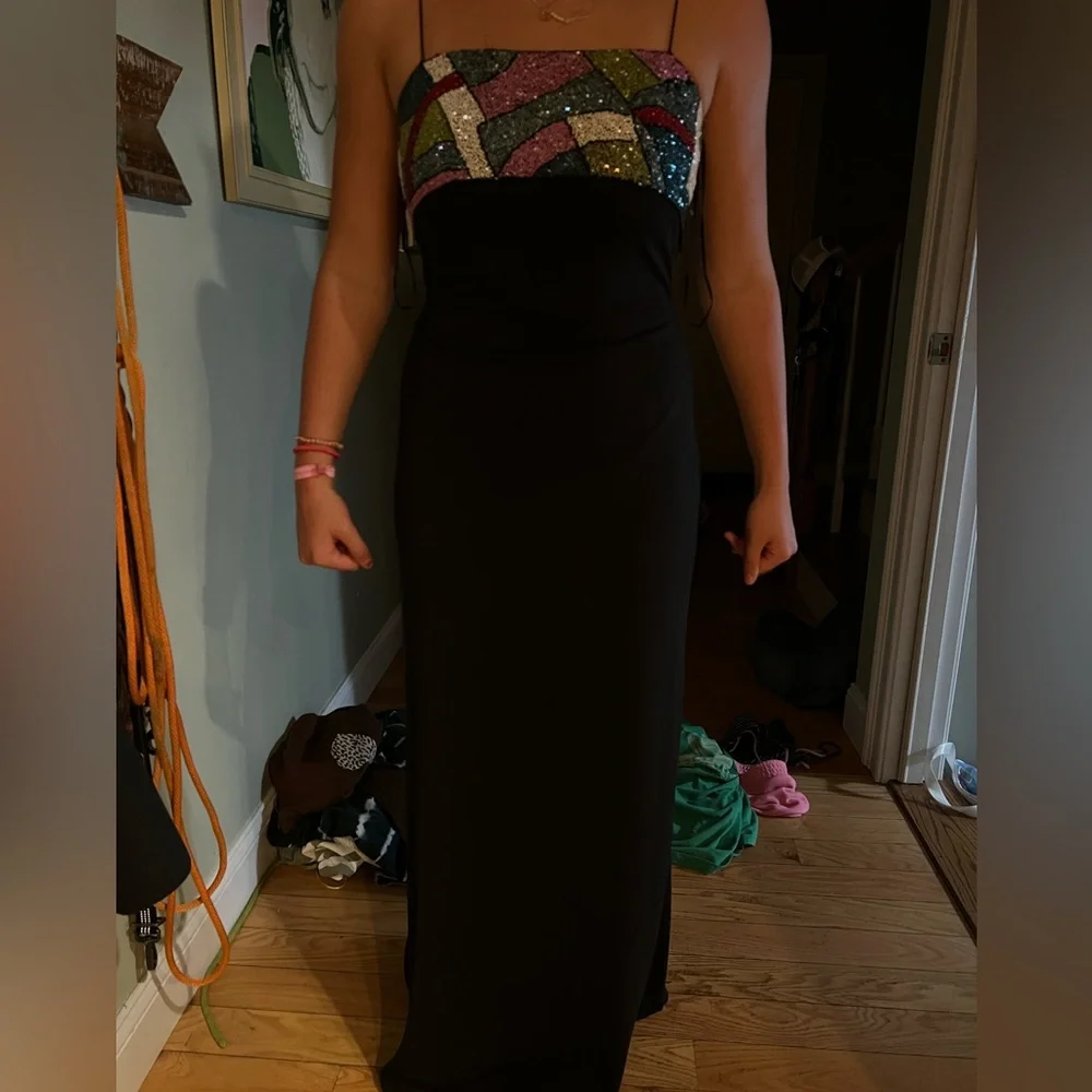 Formal gown - Picture 2 of 6